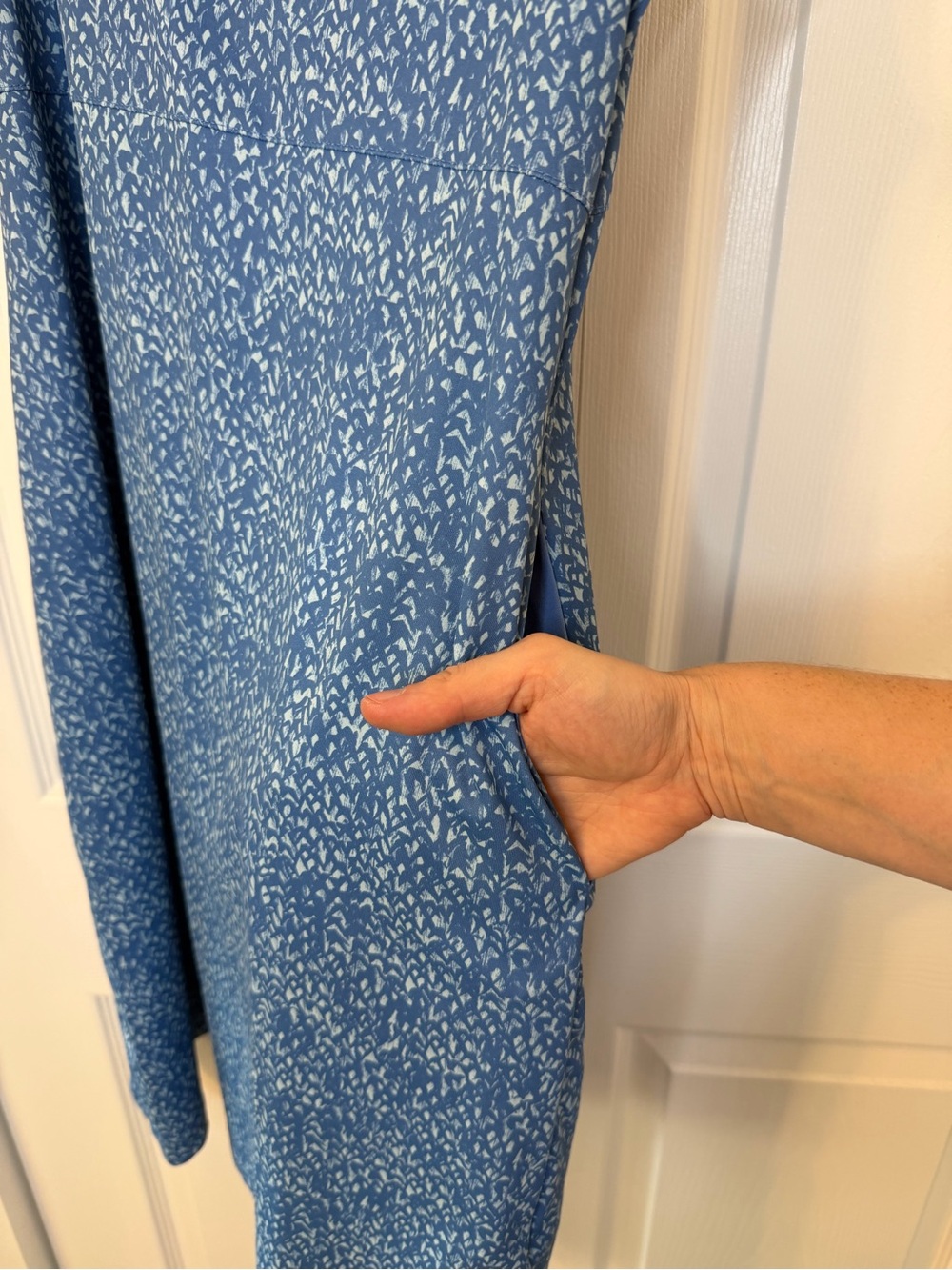 Columbia Omni Freeze Zero Blue Patterned Sleeveless Shift Dress - Picture 5 of 5